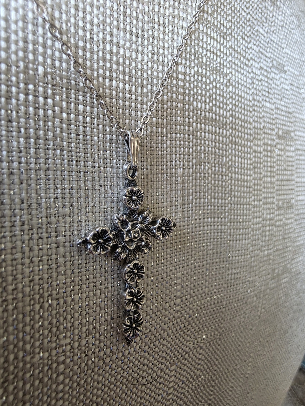 Vintage .925 Sterling Silver Textured Cross Pendant Necklace, 19" Oxidized Detai - Picture 5 of 10